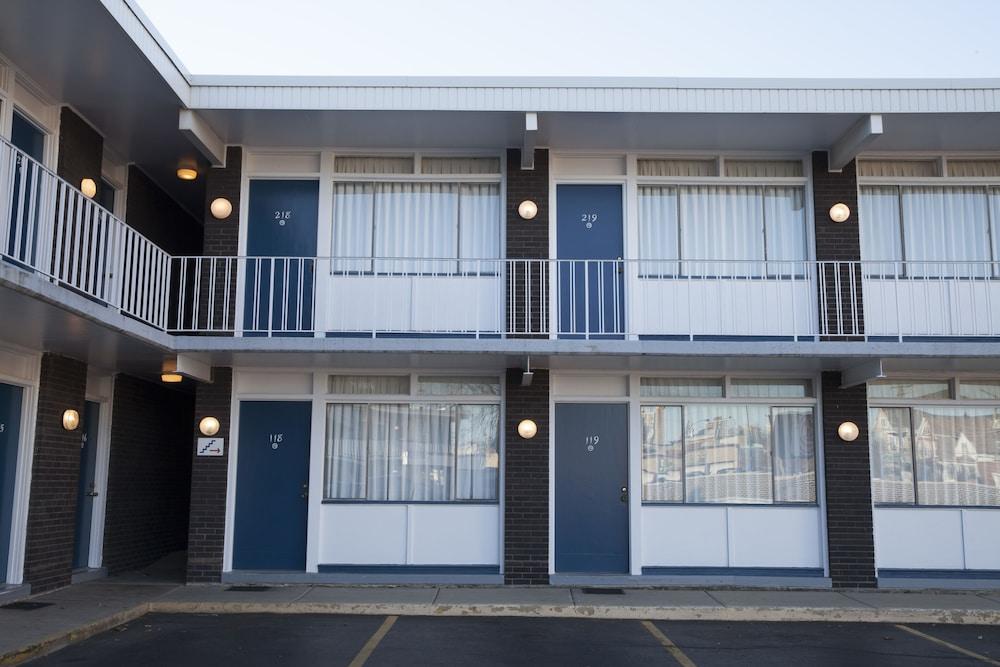 Heart O' Chicago Motel Exterior photo
